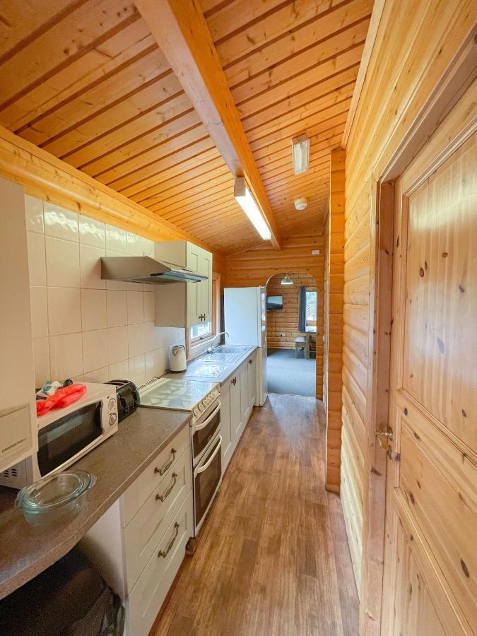 Avon Tyrrell Outdoor Activity Centre Villa Bransgore Exterior photo